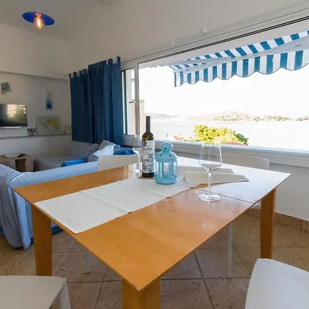 Vala Apartment *