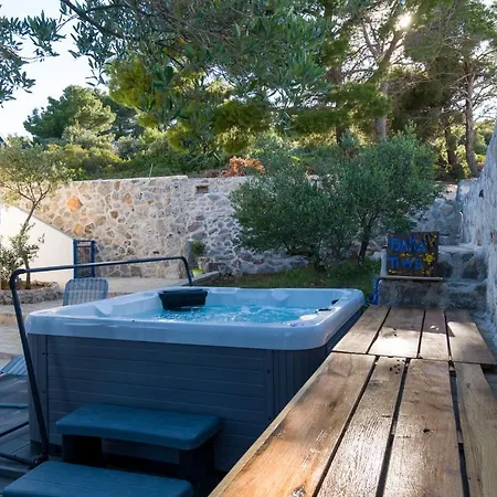 Vala Apartment *