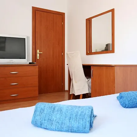 Apartment Vala Murter