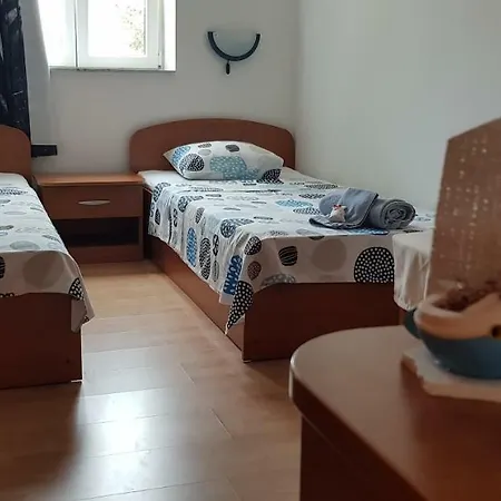 Apartment Vala Murter